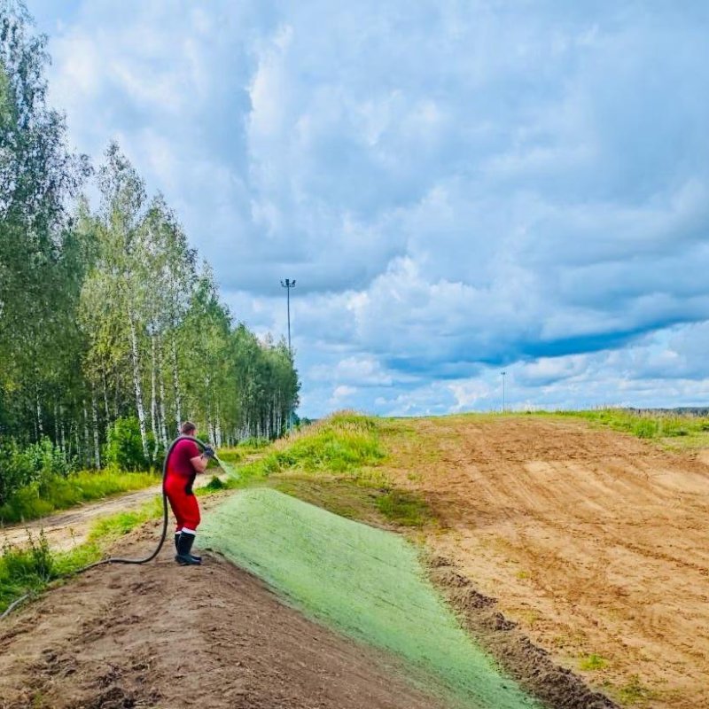 Гидропосев газона